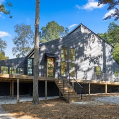 Modern Luxury Cabin on 2.5 Acres with Fenced Yard