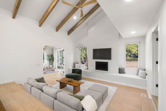 Modern Luxury Cabin on 2.5 Acres with Fenced Yard - Image 3